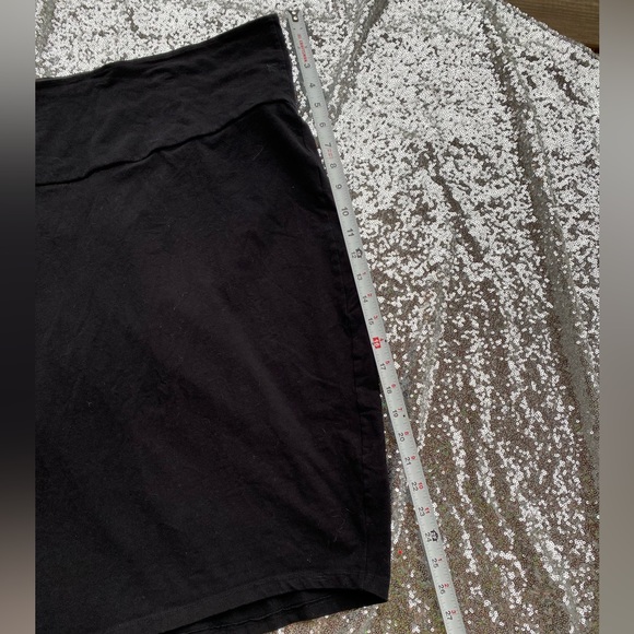 Torrid stretchy black pencil skirt - Picture 4 of 8